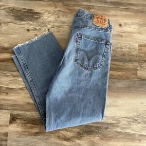 Vintage Levi’s 550 Relaxed Fit Jeans Men’s 34x32 Made in Colombia Light Wash